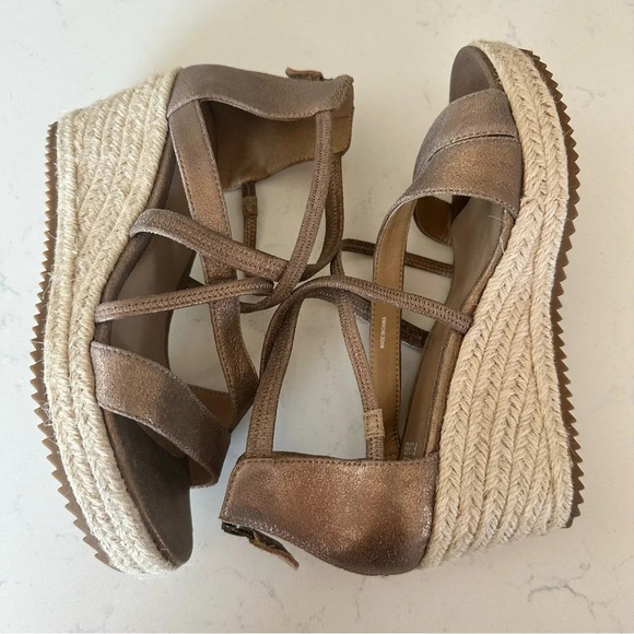 Eileen Fisher Wanda Tumbled Nubuck Espadrille Size: 6.5 - Picture 5 of 6